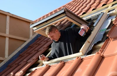 Pose de fenêtres de toit Velux à Mortemart